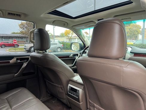 Used 2010 Lexus GX 460 image 28