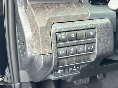 New 2025 Toyota Tacoma Limited AWD/4WD image 15