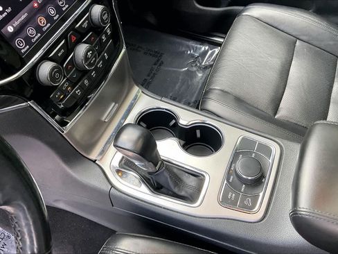 Used 2020 Jeep Grand Cherokee Limited w/ Luxury Group II AWD/4WD image 16