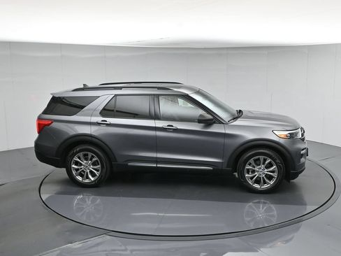 Certified 2021 Ford Explorer XLT w/ Equipment Group 202A RWD image 58