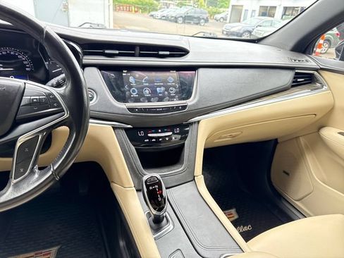 Used 2019 Cadillac XT5 FWD image 21