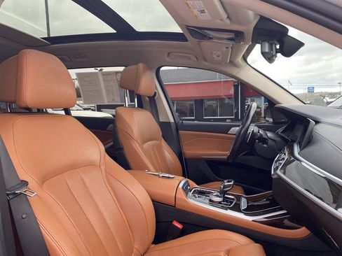 Used 2021 BMW X7 xDrive40i w/ Executive Package image 11