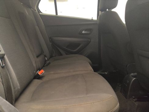 Used 2022 Chevrolet Trax LS w/ Tint and Cruise Package FWD image 19