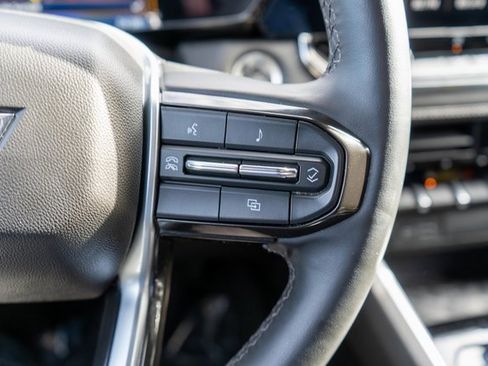 Used 2023 Chevrolet Colorado LT image 17