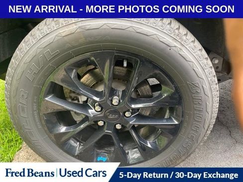 Used 2022 Jeep Wrangler Unlimited Sahara w/ Cold Weather Group AWD/4WD image 16