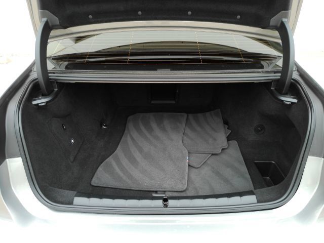 Used 2024 BMW i7 xDrive60 w/ Premium Package AWD/4WD image 31