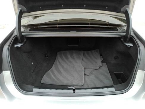 Used 2024 BMW i7 xDrive60 w/ Premium Package AWD/4WD image 31