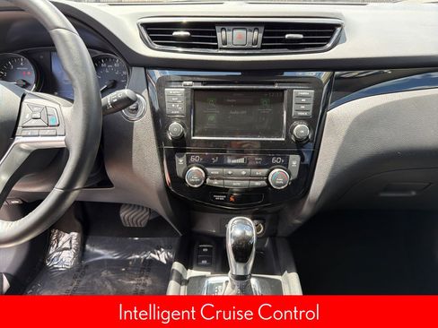 Used 2019 Nissan Rogue Sport SV w/ Technology Package FWD image 19