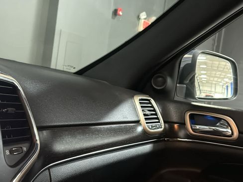 Used 2014 Jeep Grand Cherokee Limited w/ Luxury Group II AWD/4WD image 18