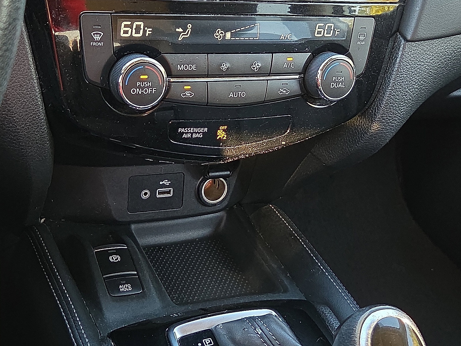 Used 2020 Nissan Rogue SL w/ Premium Package AWD/4WD image 18