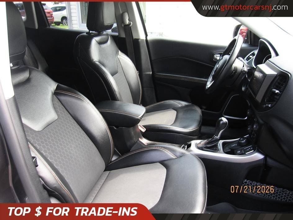 Used 2017 Jeep Compass Latitude w/ Popular Equipment Group AWD/4WD image 15