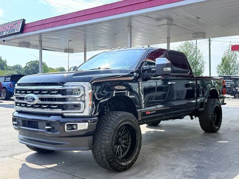Used 2024 Ford F250 Platinum w/ Tremor Off-Road Package AWD/4WD image 6
