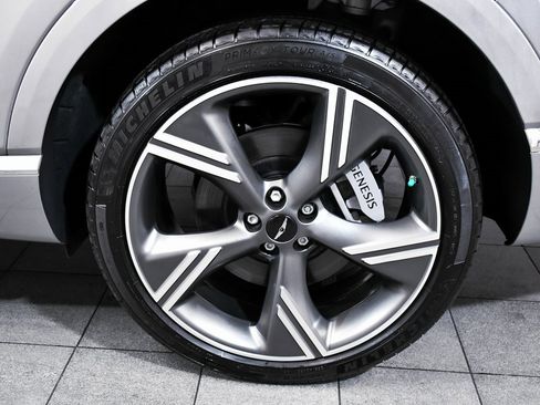 Used 2025 Genesis GV80 3.5T Prestige image 8