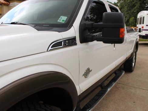 Used 2015 Ford F250 Lariat w/ Lariat Ultimate Package AWD/4WD image 26