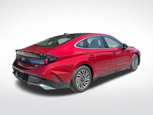 Used 2025 Hyundai Sonata Limited FWD image 6
