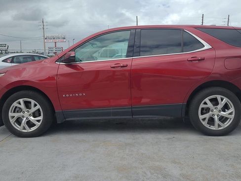 Used 2018 Chevrolet Equinox LT image 3