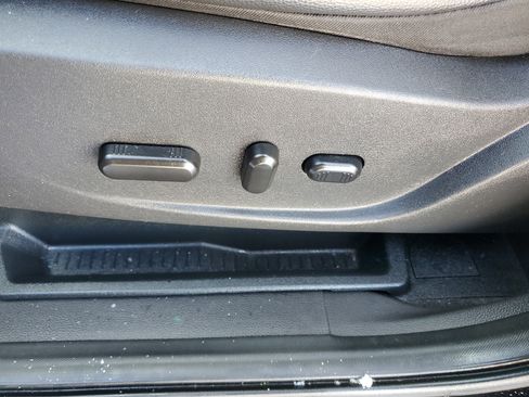 Certified 2018 Ford Escape SEL image 18