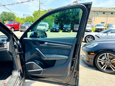 Used 2019 Audi SQ5 Premium Plus w/ Premium Plus Package image 22