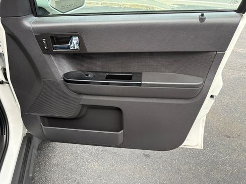 Used 2012 Ford Escape Limited image 26