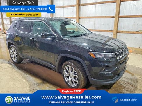 Used 2023 Jeep Compass Latitude AWD/4WD image 5