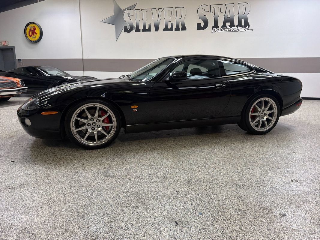 Used 2005 Jaguar XK8 Coupe RWD image 2