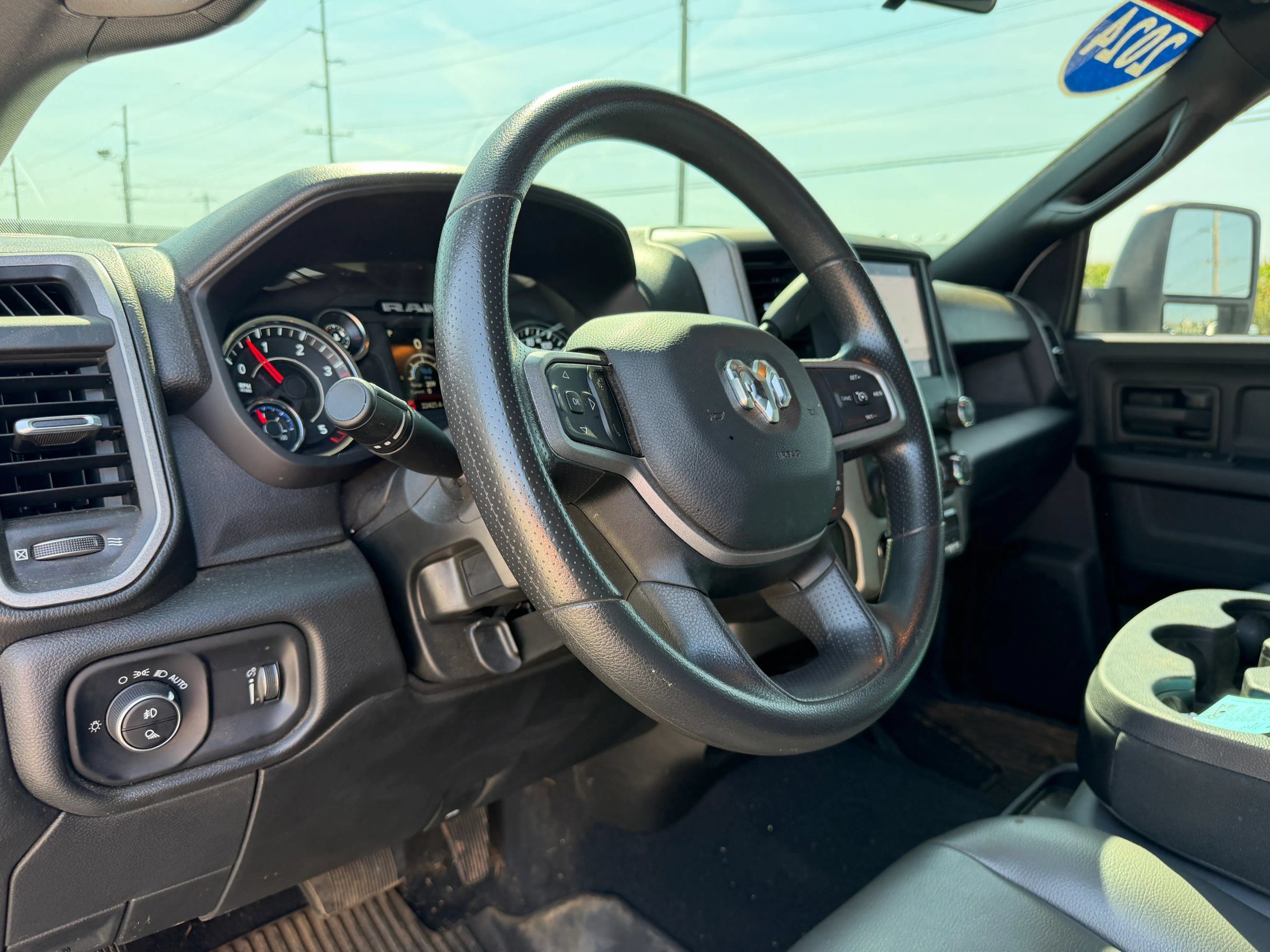 Used 2024 RAM 5500 Tradesman w/ Chrome Appearance Group AWD/4WD image 18
