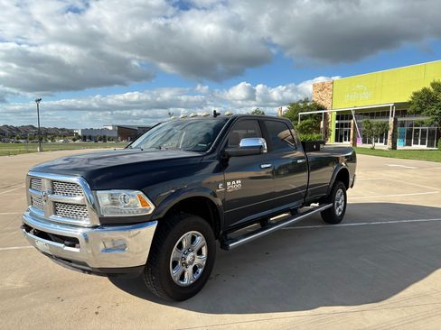 Used 2015 RAM 2500 Laramie AWD/4WD image 1