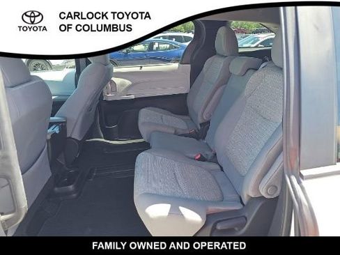 Used 2025 Toyota Sienna LE FWD image 7