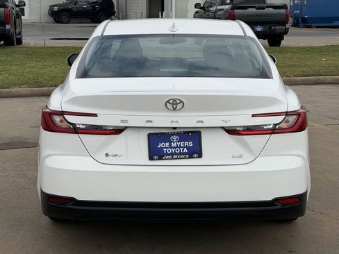 Used 2025 Toyota Camry LE FWD image 8