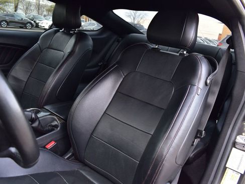 Used 2016 Ford Mustang Premium image 14