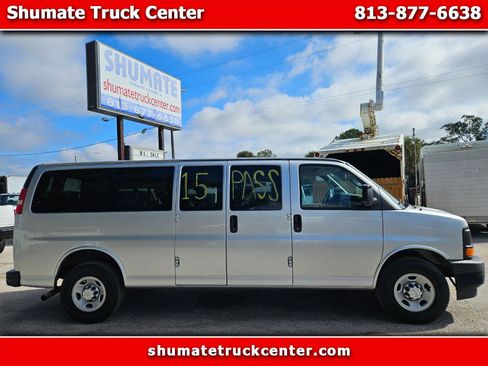 Used 2017 Chevrolet Express 3500 LS image 1