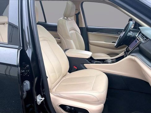 Certified 2022 Jeep Grand Cherokee Limited image 25