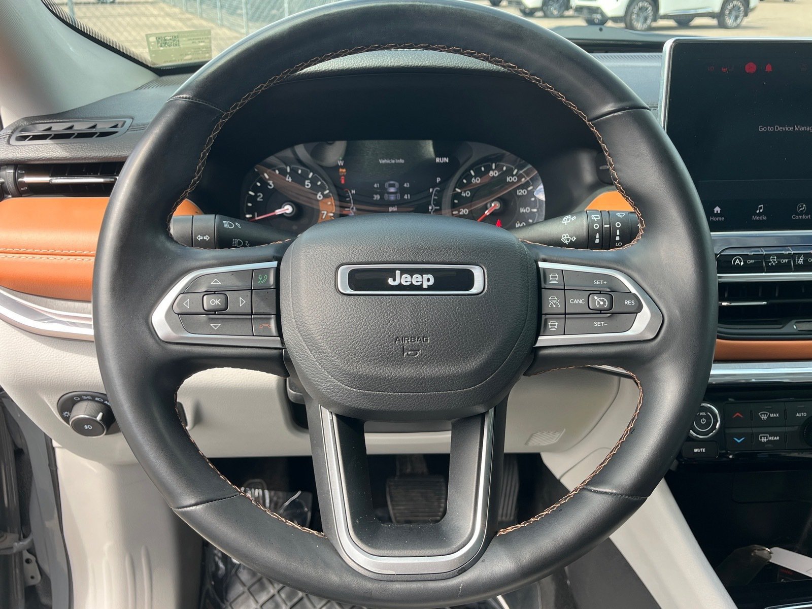Used 2022 Jeep Compass Limited w/ Sun and Sound Group AWD/4WD image 18