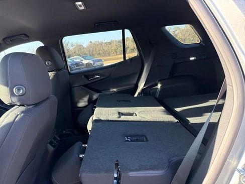 New 2026 Chevrolet Equinox LT w/ Safety and Technology Package FWD image 21