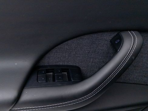 Used 2022 Tesla Model X image 24