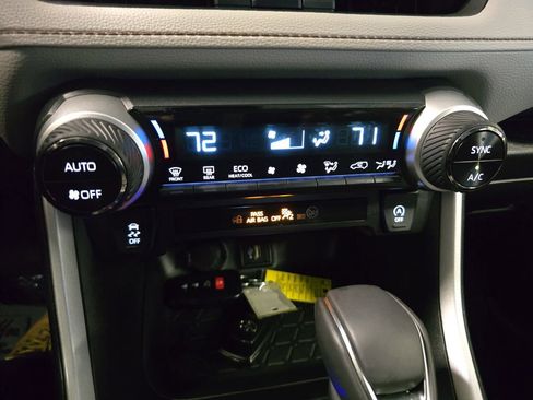 Used 2025 Toyota RAV4 XLE Premium image 17