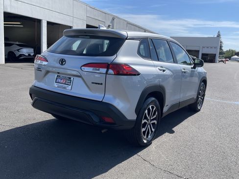 Used 2024 Toyota Corolla Cross AWD Hybrid image 5