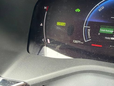 Used 2025 Toyota Camry SE AWD/4WD image 10