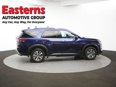 Used 2024 Nissan Pathfinder SL AWD/4WD image 44
