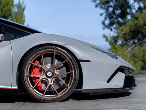 Used 2018 Lamborghini Huracan Performante image 91