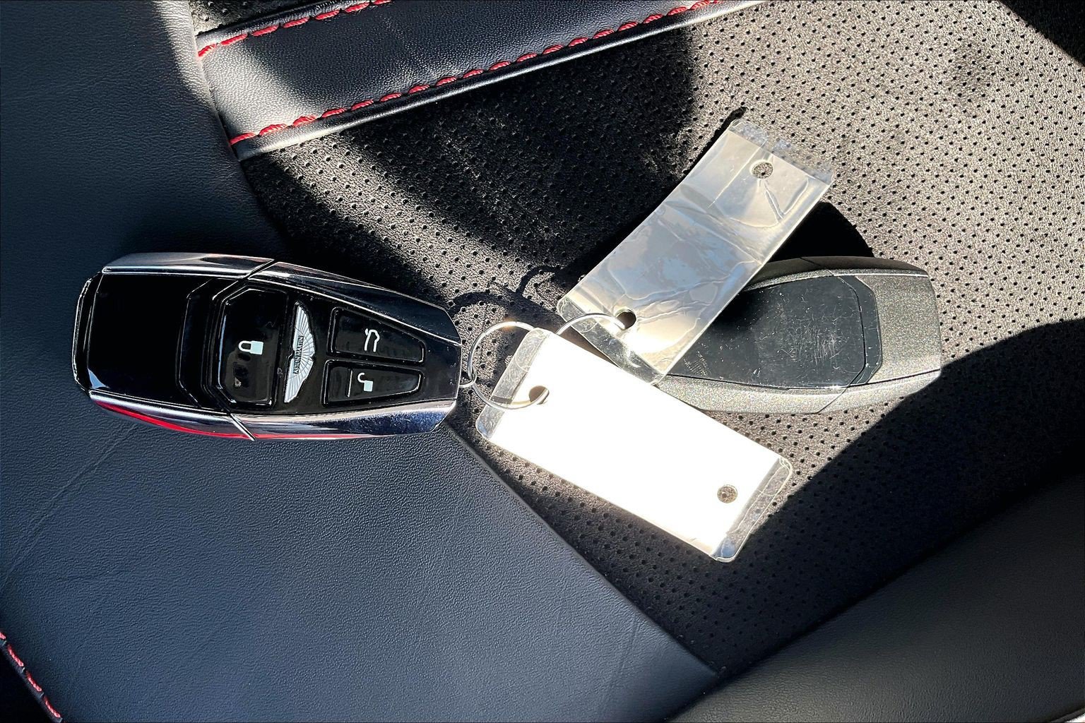 Used 2023 Aston Martin DB11 Coupe RWD image 9