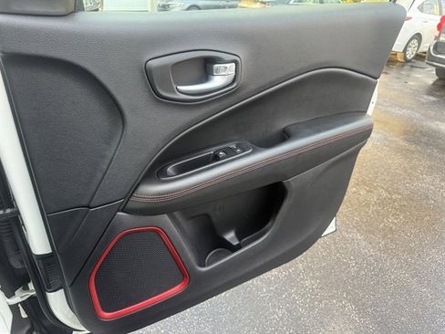 Used 2019 Jeep Compass Trailhawk AWD/4WD image 41