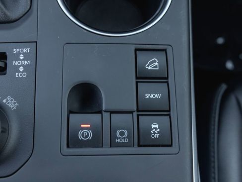 Certified 2025 Toyota Highlander XSE image 19