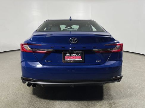 Used 2025 Toyota Camry SE FWD image 4