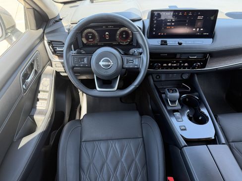 Used 2024 Nissan Rogue Platinum w/ Platinum Premium Package image 15