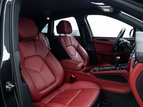 Used 2024 Porsche Macan S AWD/4WD image 24