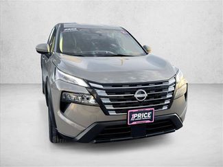 Used 2024 Nissan Rogue SV video 3