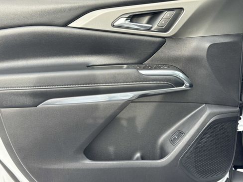 New 2026 Chevrolet Traverse LT w/ Sun and Wheel Package image 9