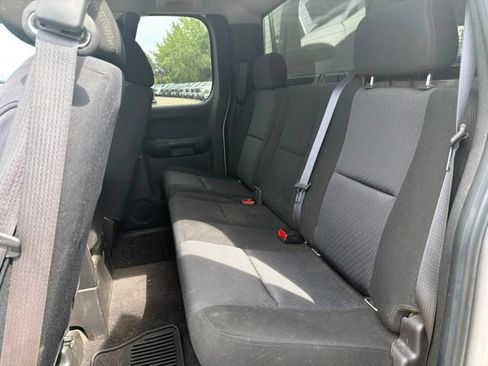 Used 2010 Chevrolet Silverado 2500 LT w/ Interior Plus Package AWD/4WD image 17