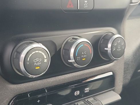 Used 2022 RAM 2500 Tradesman image 29